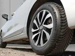 Volkswagen Golf VIII 1.5 TSI Active Navi/RFK/Standhz Bild 5