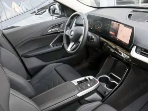 BMW X1 sDrive18d  xLine/AHK/DrivAss/PremiumPaket Bild 4