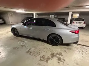 Mercedes-Benz E 200 E 200