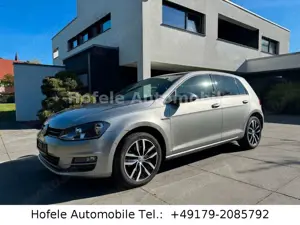 Volkswagen Golf VII Lim. Cup**TEMPO/NAVI/PANO/AHK**