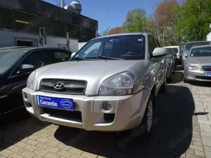 Hyundai TUCSON 2.0 CRDi GLS (4WD)-1 Hand-Leder-SHZ-AHK-ESD-Tempo.