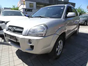 Hyundai TUCSON 2.0 CRDi GLS (4WD)-1 Hand-Leder-SHZ-AHK-ESD-Tempo. Bild 4