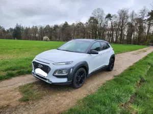 Hyundai KONA Premium 4WD,Hyundai,weiß,Head up,8 fach bereift,