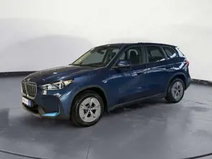 BMW iX1 xDrive30 AHK Adaptives Fahrwerk Sportsitze