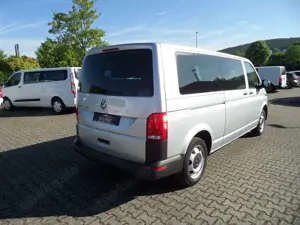 Volkswagen T6.1 Kombi lang+DSG+9-Sitzer+Standhzg+Komfortpaket+PDC+Klima Bild 2