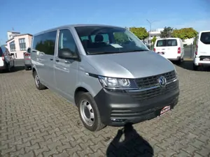 Volkswagen T6.1 Kombi lang+DSG+9-Sitzer+Standhzg+Komfortpaket+PDC+Klima Bild 3