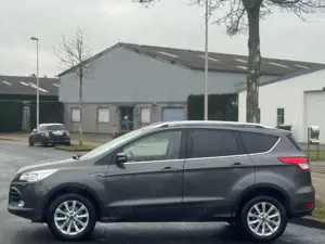 Ford Kuga Titanium*SERVICE NEU*TÜV NEU* Bild 2