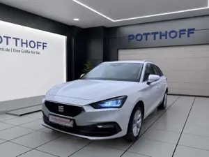 SEAT Leon Sportstourer 2.0 TDI STYLE NAVI PDC SITZHZG
