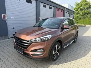 Hyundai TUCSON Advantage 2WD+Automatik+Kamera+AHK+8*fach Bereift