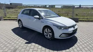 Volkswagen Golf Style 1.5 eTSI DSG IQ.Light Spur ACC DAB