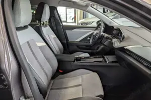 Opel Astra ST 1.2 Turbo Bus. Elegance Autom. *AHK* Bild 5