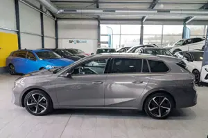Opel Astra ST 1.2 Turbo Bus. Elegance Autom. *AHK* Bild 4