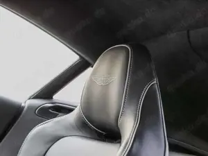 Aston Martin V8 Vantage -Zenith White- Bild 5