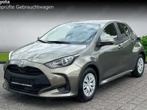 Toyota Yaris Comfort Webasto STHZ Winterräder Marderschutz