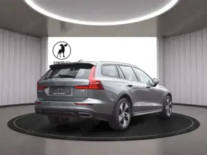 Volvo V60 Cross Country V60 CROSS COUNTRY AWD+GARANTIE+BLIS+AHK+1.HAND Bild 4