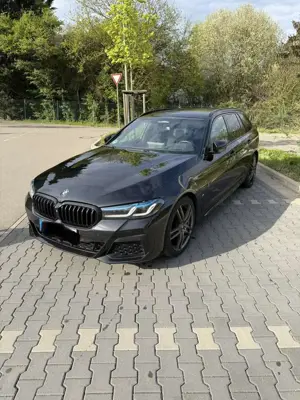 BMW 530 xDrive Touring Aut. M Sport Edition*AWD*HUD*SH* Bild 2