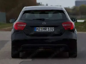 Mercedes-Benz 180 Bild 2