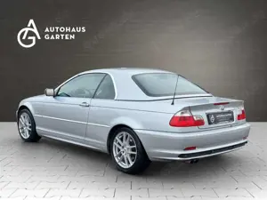BMW 320 i Cabrio (Hardtop) PDC SHZ Klima Leder Tempo Bild 3