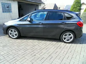 BMW 225 225 xe Advantage-Navi-Shz-LED-AHK-Wi.Rei.-71.500KM