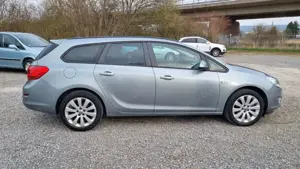 Opel Astra J Sports Tourer Design Edition / Garantie Bild 4