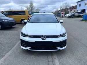 Volkswagen Golf VIII 8 1.5eTSI DSG R-Line ACC APP.NAVI RFK Bild 2