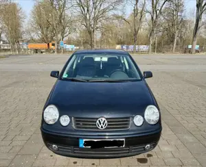 Volkswagen Polo 1.4 Highline (Bj. 2003) - 2 Hand - 8 fach Bereift