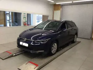 Volkswagen Golf STYLE AHK NAVI ACC PANNO 17'' ALU LED PLUS