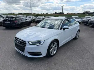 Audi A3 Sportba 1.4 TFSI  Bi-Xenon Keylees Navi 2.Ha1