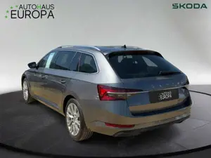 Skoda Superb Combi 2.0 TDI DSG Style ACC AHK Kam Navi Matrix eS Bild 2