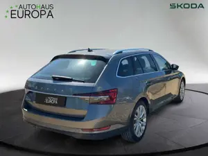 Skoda Superb Combi 2.0 TDI DSG Style ACC AHK Kam Navi Matrix eS Bild 4