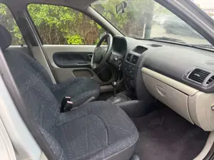 Renault Clio Clio  5-Türer 1.2 16V Confort Authentique Bild 4