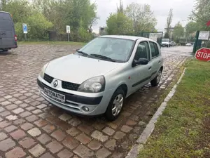 Renault Clio Clio  5-Türer 1.2 16V Confort Authentique Bild 3