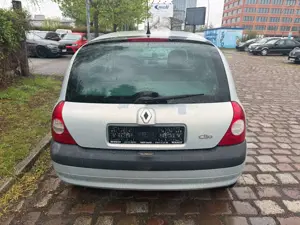 Renault Clio Clio  5-Türer 1.2 16V Confort Authentique Bild 5