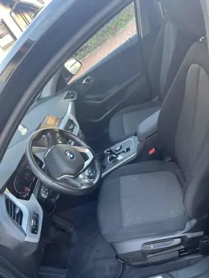 BMW 118 Advantage Bild 4