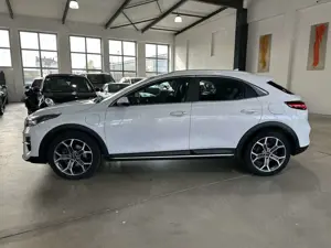 Kia XCeed Spirit Plug-in Hybrid ACC 4xShz Kam Nav CP Bild 2