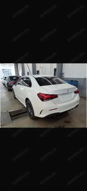 Mercedes-Benz A 250 e 8G-DCT AMG Line Bild 4