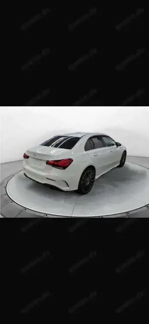 Mercedes-Benz A 250 e 8G-DCT AMG Line Bild 3