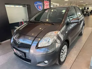 Toyota Yaris Life / AUTOMATIK
