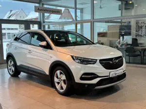 Opel Grandland X 177PS AUTOMATIK PANO LED AHK ACC TOP