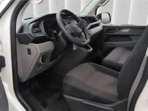 Volkswagen T6.1 Kombi LR 9-Sitzer 2.0TDI*AHK Klima Bluetoo Bild 5