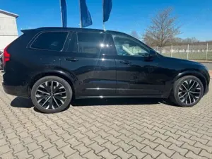Volvo XC90 T8 AWD Plug-in Hybrid Ultra Dark Bild 3