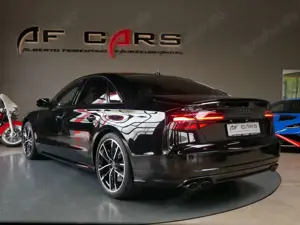 Audi S8 4.0 TFSI quattro plus HUD Sport Abgas Bild 2