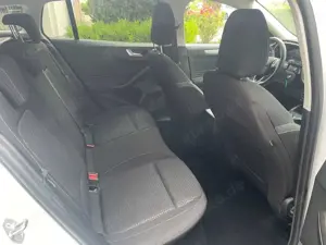 Ford Focus Kombi TDi120 Auto Navi/LED/WiPa/LMF/Tempo Bild 5