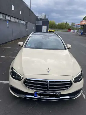 Mercedes-Benz E 220 d T 9G-TRONIC