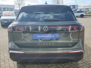 Volkswagen Tiguan TDI DSG Elegance 4M Matrix 360° AHK Leder Pano Bild 4