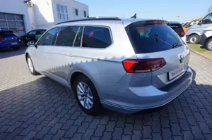 Volkswagen Passat Variant TDI Business DSG LED Navi AHK ACC SHZ Bild 3