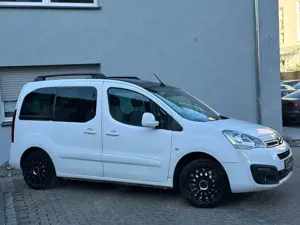 Citroen Berlingo Shine *1.HAND*PANO*CAM*AHK*SHZ*NAVI*TMP Bild 5