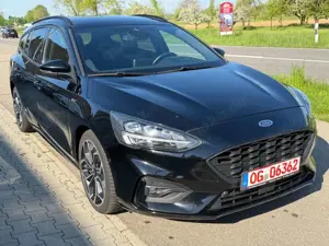 Ford Focus Turnier ST-Line/PANO/NAVI/SPUR/TÜV NEU/