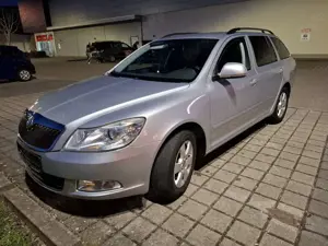 Skoda Octavia Octavia 1.2 TSI Steuerkette neu.TÜV bis 11.2026