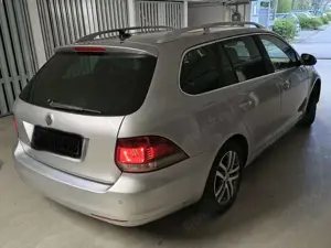 Volkswagen Golf Golf 1.6 TDI BlueMotion Technology DSG Comfortline Bild 2